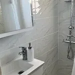 Apartment Comfort For Small Family Loutráki